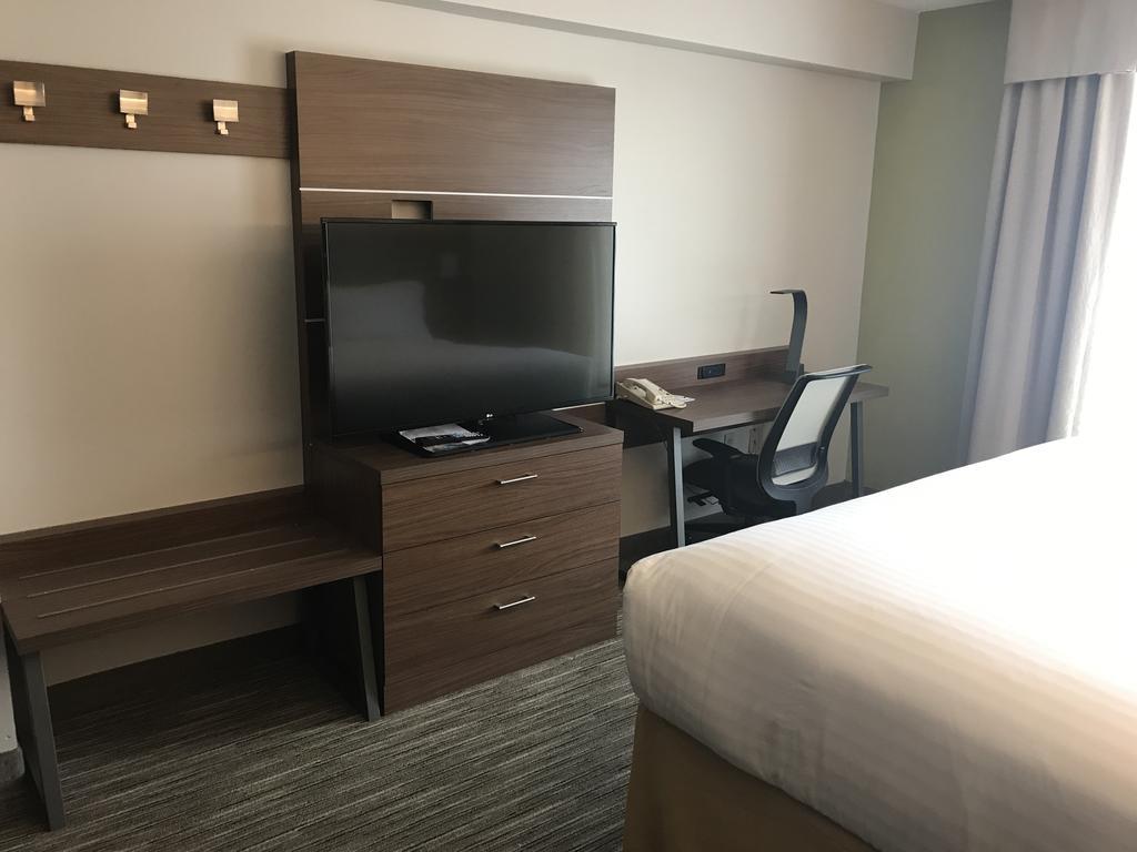 Holiday Inn Express Hotel & Suites Louisville East By Ihg Exterior foto