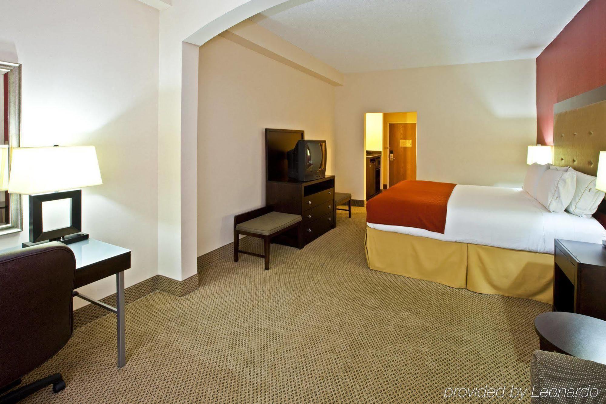 Holiday Inn Express Hotel & Suites Louisville East By Ihg Exterior foto